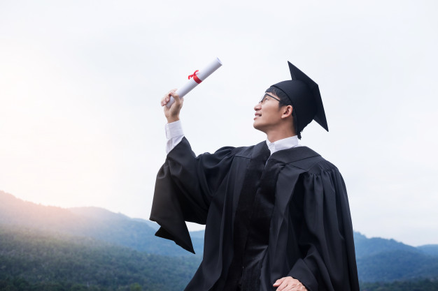Sinh viên mới tốt nghiệp đại học, làm môi giới bất động sản. Tại sao không?
